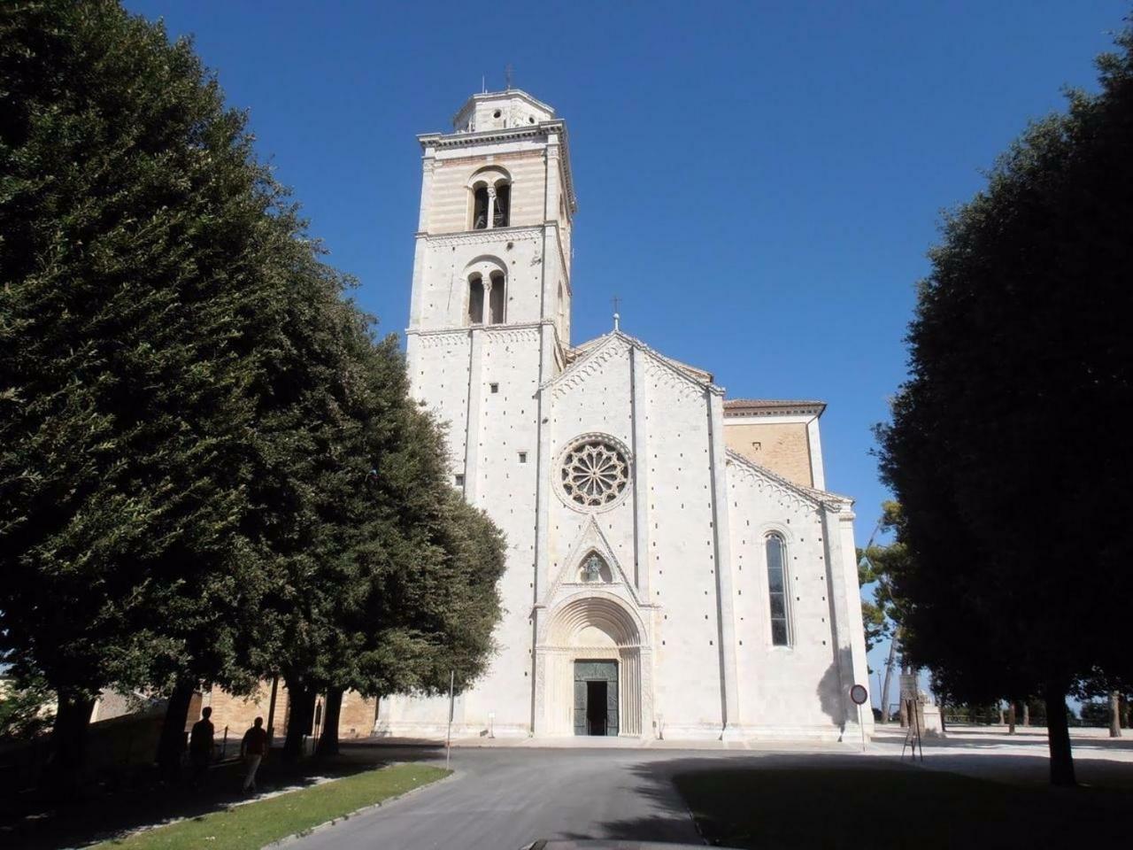 Appartamento A Palazzo Vinci Fermo Luaran gambar